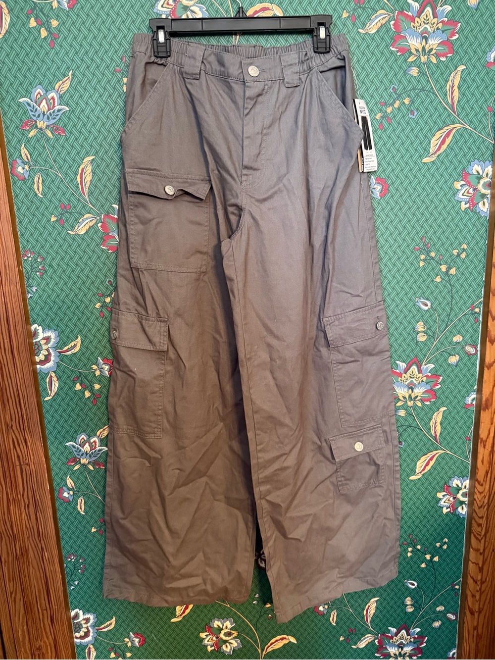 Wide-Leg Cargo Pants - Gray - Picture 1 of 4